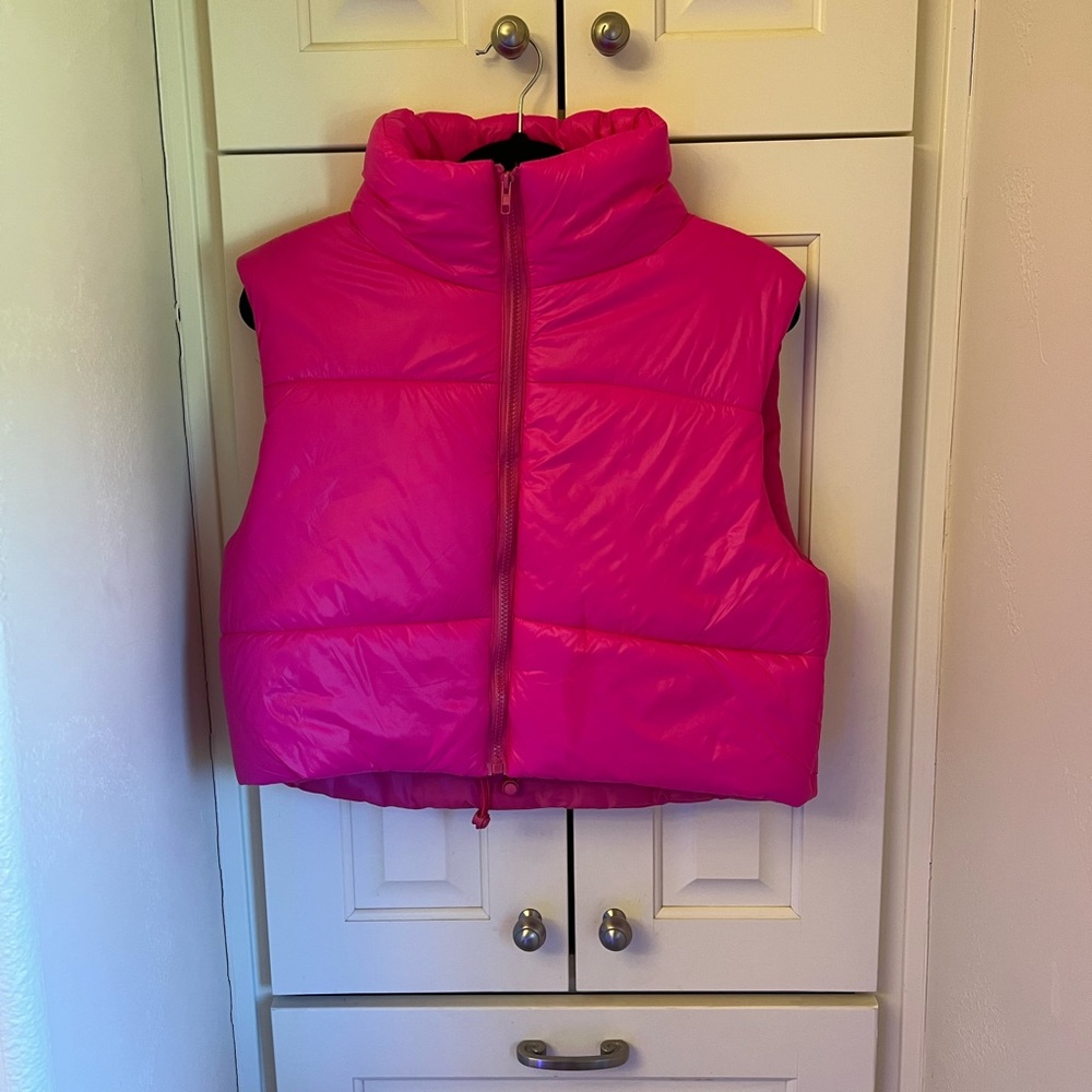 NEW PINK CROPPED PUFFER VEST
